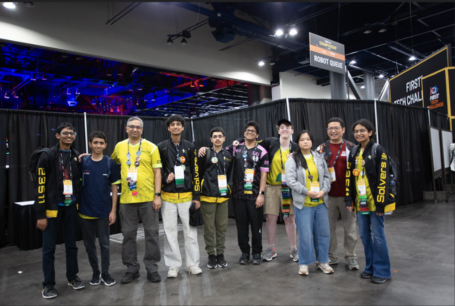 The full Seattle Solvers team and mentors at Houston